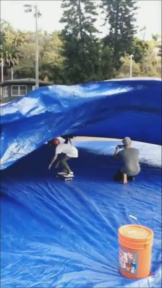 日媒曝光早前拍到的木村拓哉和工藤静香出门约会的照片，为何网友集体羡慕？游戏画面